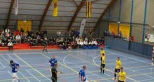 Zaalvoetbal moet in de lift futsal 02